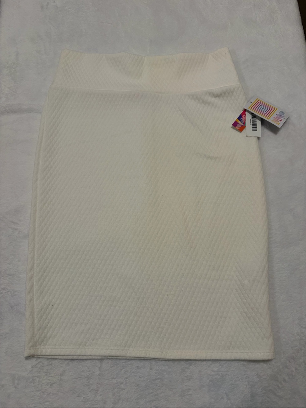 LulaRoe NWT Cream/White Diamond Quilted Cassie Pencil Skirt - Large